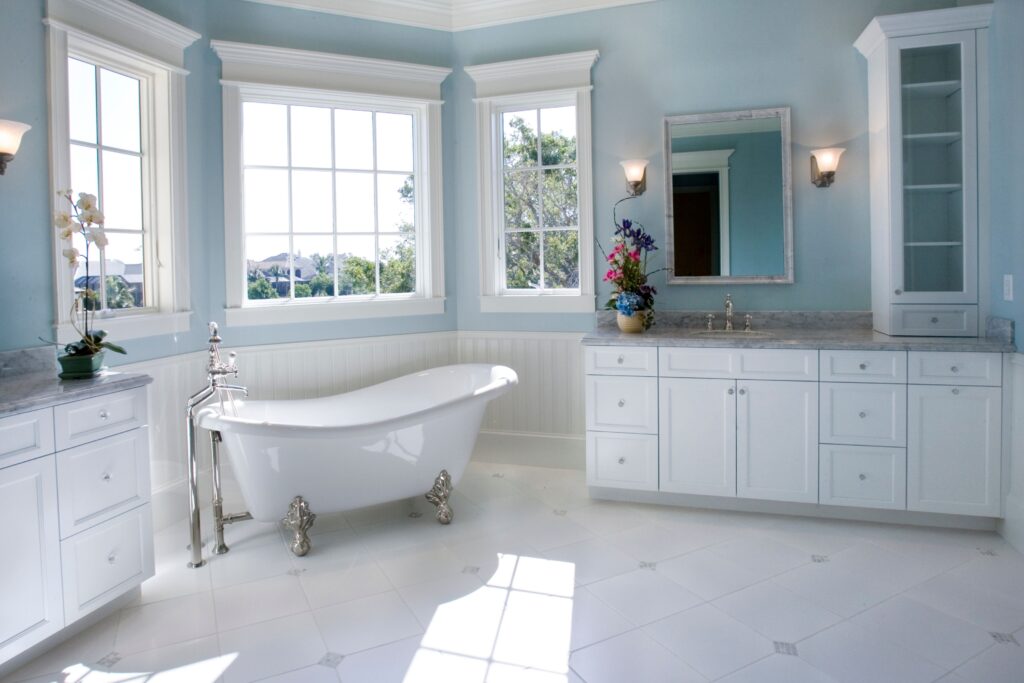 10 Simple and Affordable Ways For Luxurious Bathroom Retreat