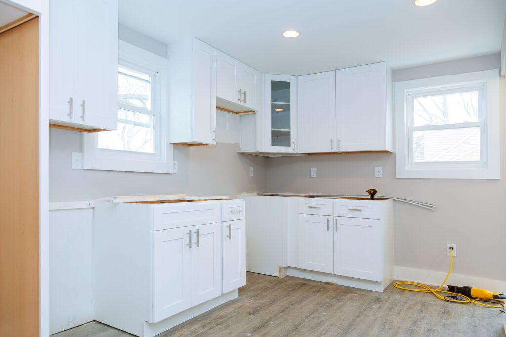 Expert Tips for Refinishing Kitchen Cabinets
