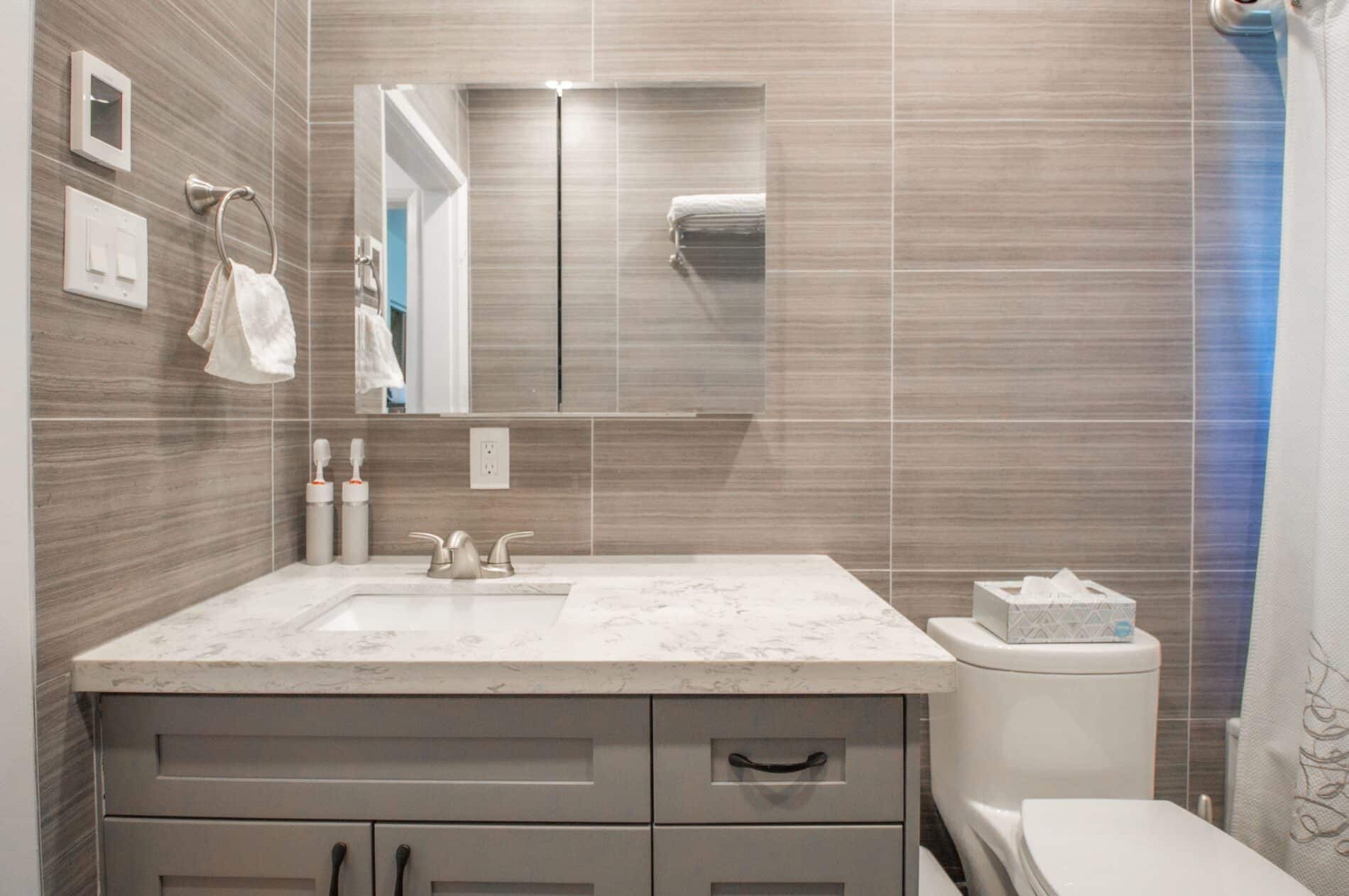 Small Bathroom, Big Style: Creative Space-Maximizing Ideas