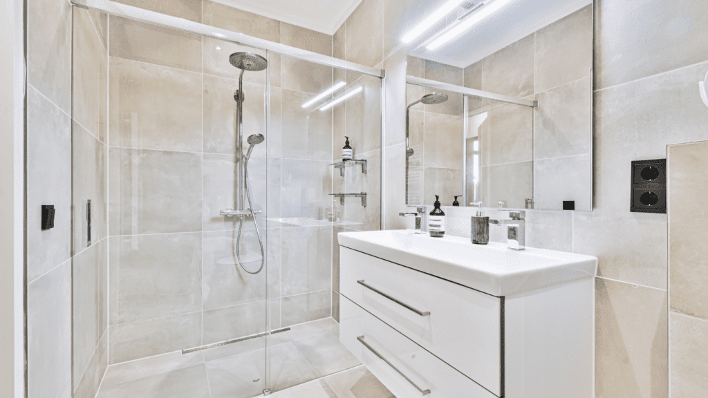 2 Best Ideas For Small Bathroom Remodeling - AMD Remodeling