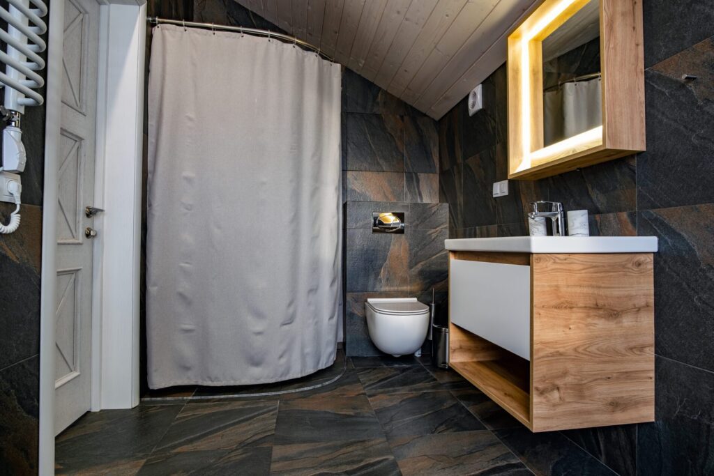Addison Bathroom Remodeling: Budget-Friendly Ideas That Look Luxurious 1 Addison Bathroom Remodeling: Budget-Friendly Ideas That Look Luxurious