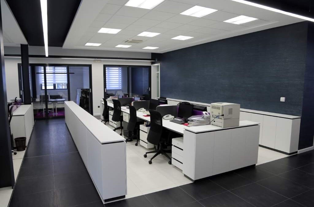 Transform the Inside of Office with AMD Remodeling’s Powerful Interior Office Design Tips